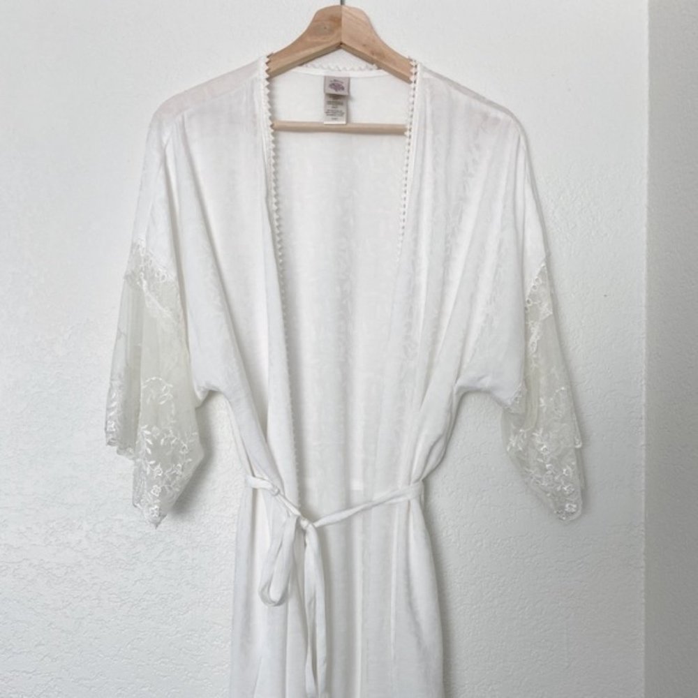 In Bloom by Jonquil Leaf-Print White Lace Peignoir Set